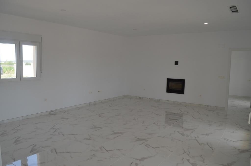 Villa with 4 bedrooms, 225m² in Pinoso, Spain [ID: 0137-N7758]