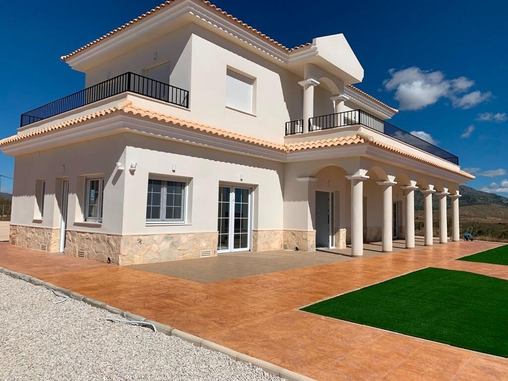 Villa with 4 bedrooms, 225m² in Pinoso, Spain [ID: 0137-N7758]