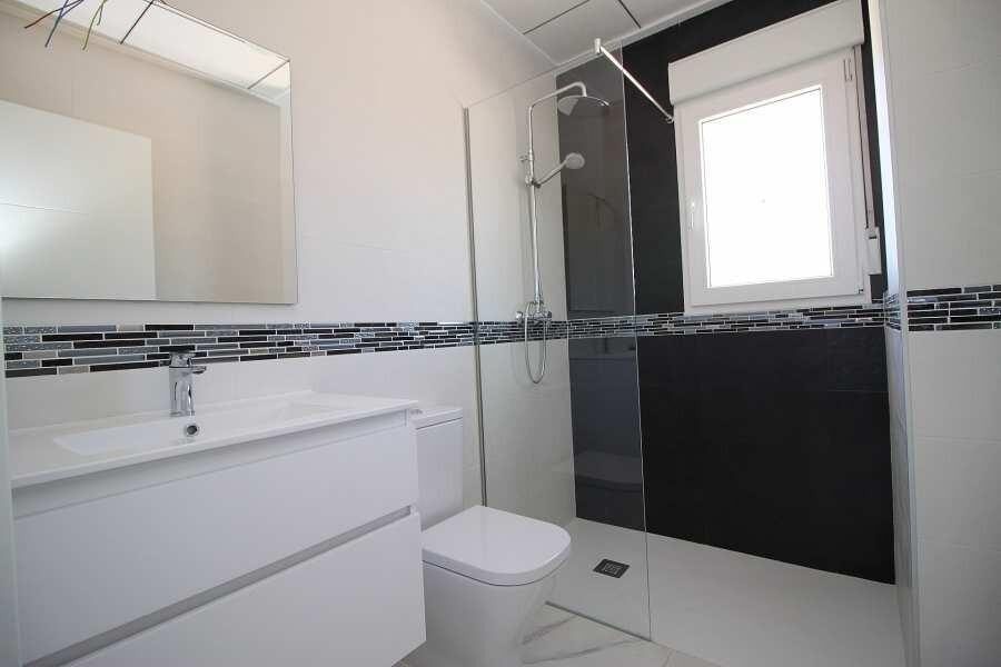 Villa with 4 bedrooms, 245m² in Pinoso, Spain [ID: 0137-N7759]