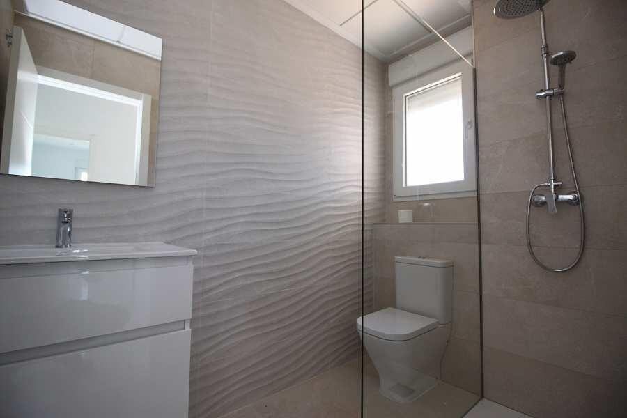 Villa with 4 bedrooms, 245m² in Pinoso, Spain [ID: 0137-N7759]