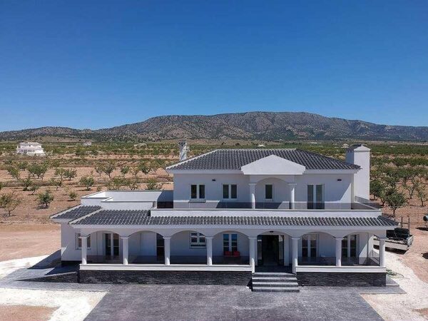 Вилла в Пиносо, Испания, 245м²
