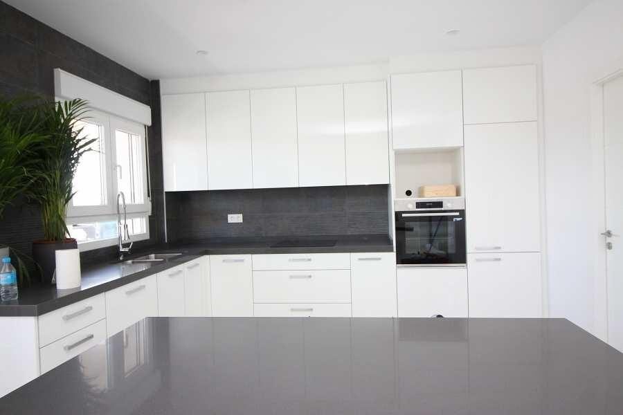 Villa with 4 bedrooms, 245m² in Pinoso, Spain [ID: 0137-N7759]