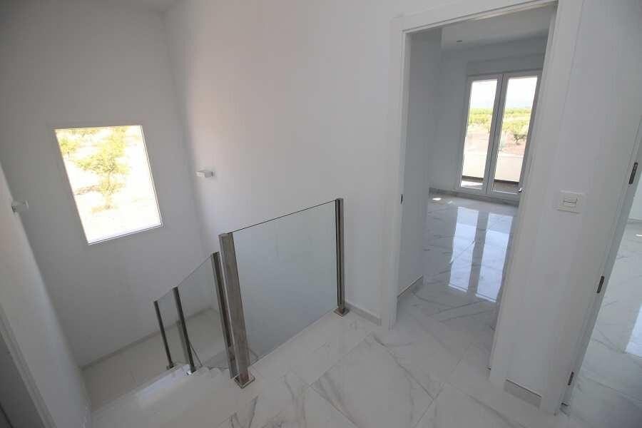 Villa with 4 bedrooms, 245m² in Pinoso, Spain [ID: 0137-N7759]