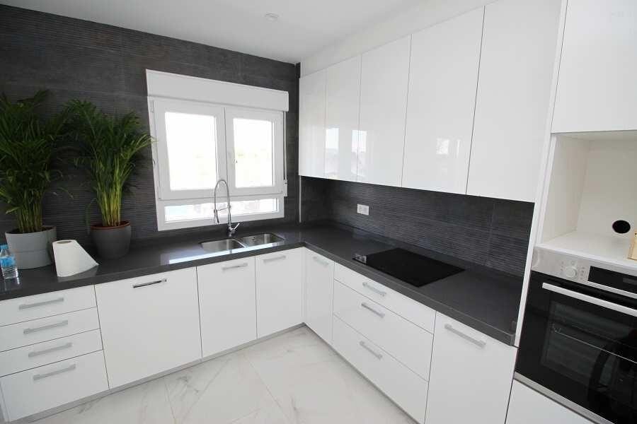 Villa with 4 bedrooms, 245m² in Pinoso, Spain [ID: 0137-N7759]