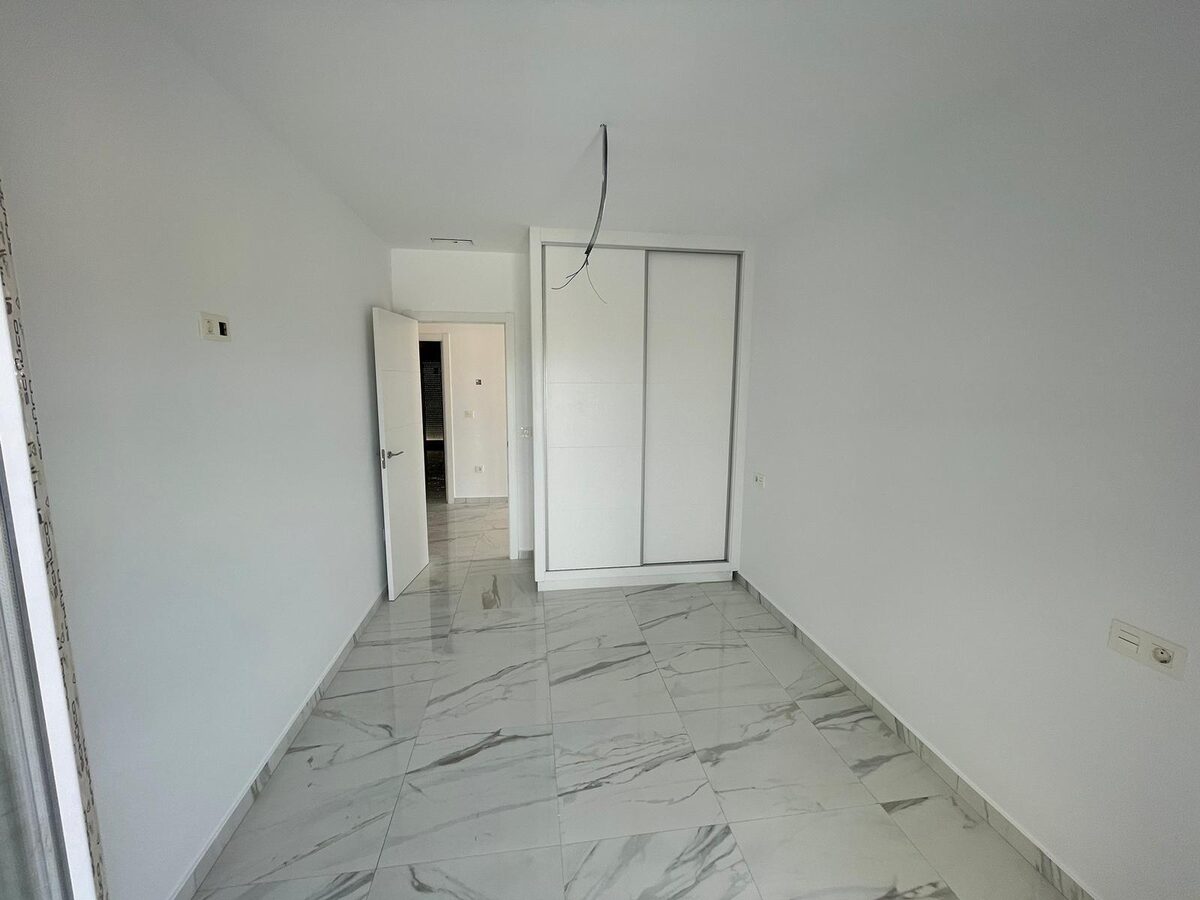 Villa with 6 bedrooms, 270m² in Pinoso, Spain [ID: 0137-N7760]