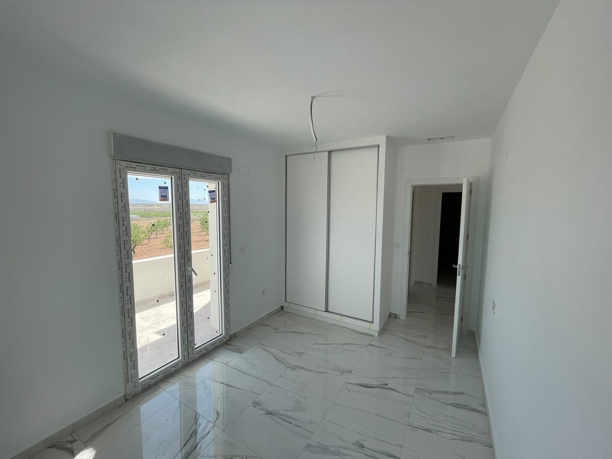 Villa with 6 bedrooms, 270m² in Pinoso, Spain [ID: 0137-N7760]