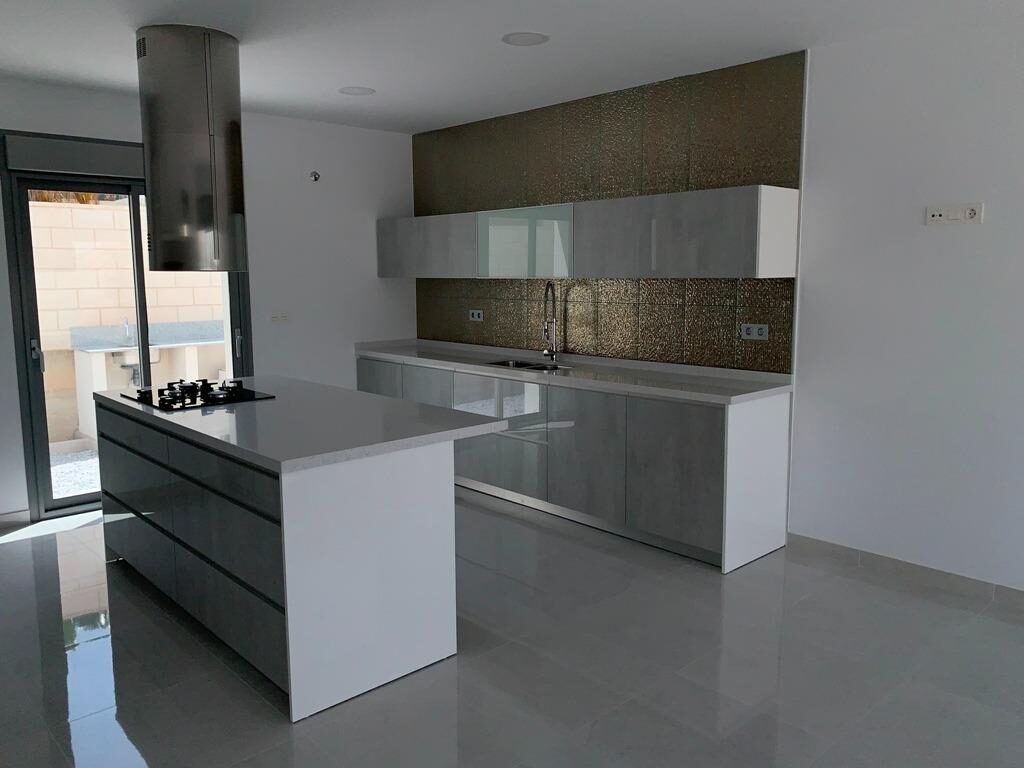 Villa with 4 bedrooms, 165m² in Pinoso, Spain [ID: 0137-N7762]