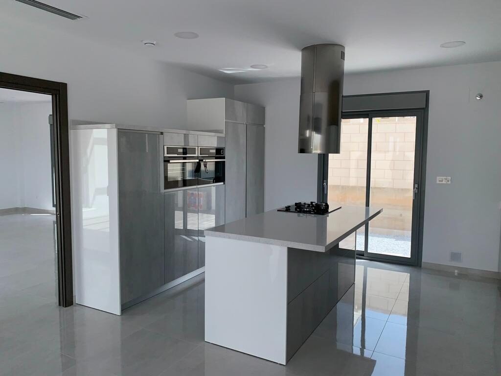 Villa with 4 bedrooms, 165m² in Pinoso, Spain [ID: 0137-N7762]