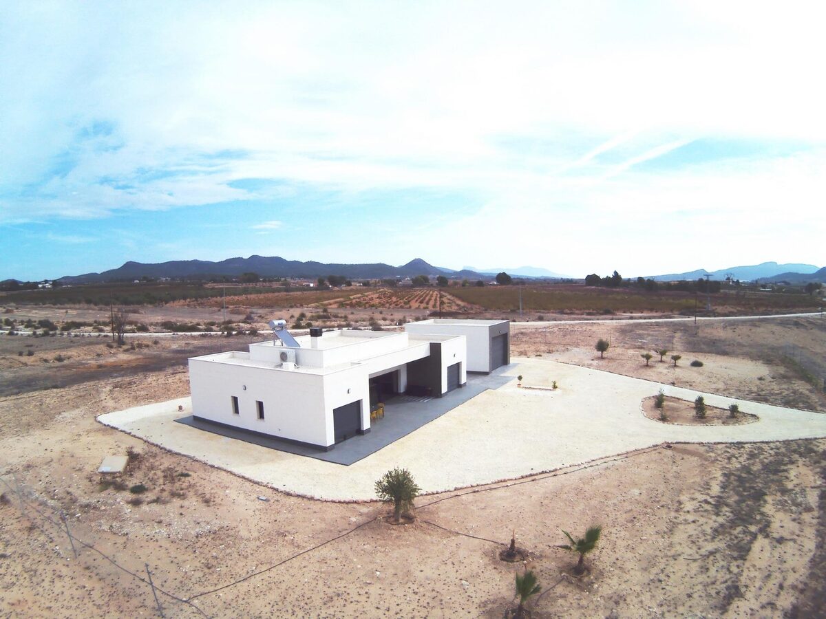 Villa with 4 bedrooms, 165m² in Pinoso, Spain [ID: 0137-N7762]