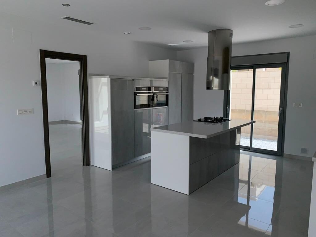 Villa with 4 bedrooms, 165m² in Pinoso, Spain [ID: 0137-N7762]