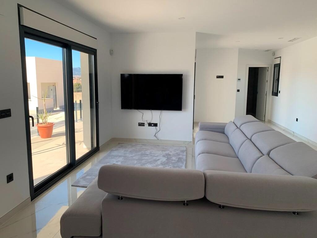 Villa with 4 bedrooms, 180m² in Pinoso, Spain [ID: 0137-N7763]