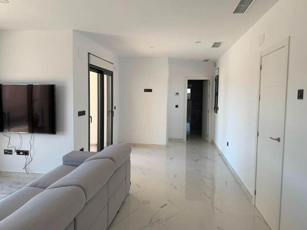 Villa with 4 bedrooms, 180m² in Pinoso, Spain [ID: 0137-N7763]