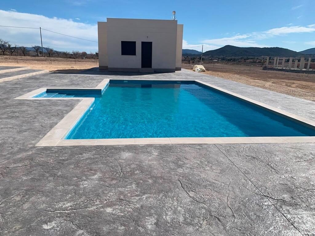 Villa with 4 bedrooms, 180m² in Pinoso, Spain [ID: 0137-N7763]