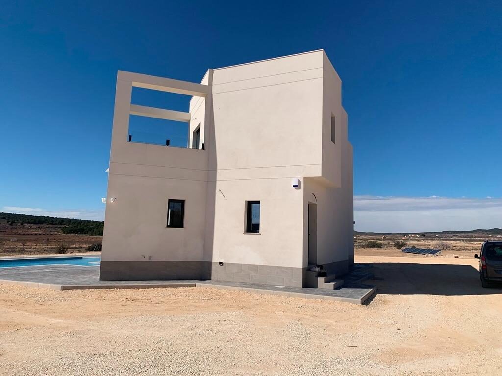 Villa with 4 bedrooms, 180m² in Pinoso, Spain [ID: 0137-N7763]