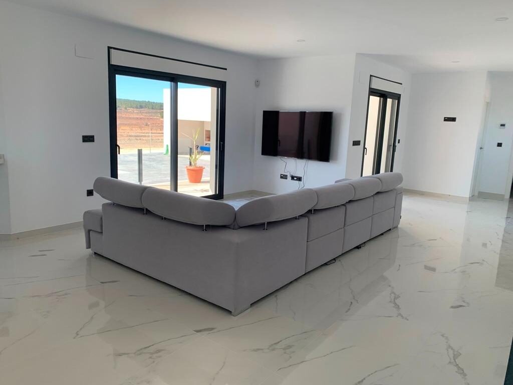 Villa with 4 bedrooms, 180m² in Pinoso, Spain [ID: 0137-N7763]