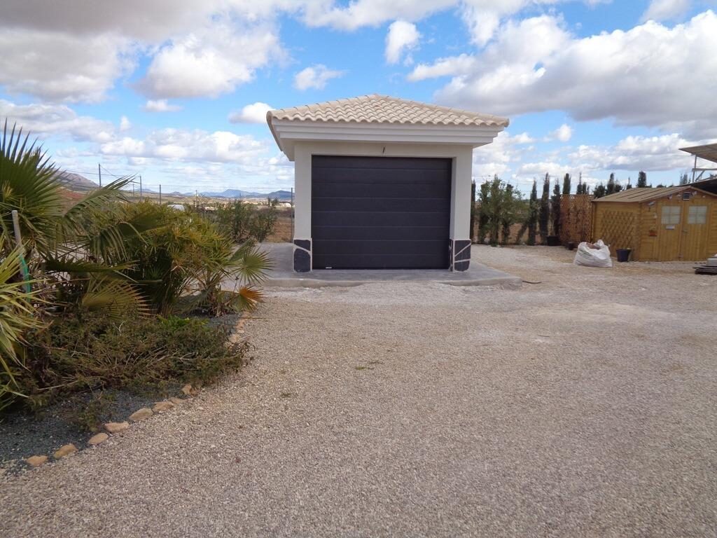 Villa with 3 bedrooms, 120m² in Pinoso, Spain [ID: 0137-N7754]