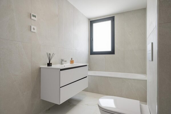 Penthouse w Estepona, Hiszpania, 145m² - obraz 15