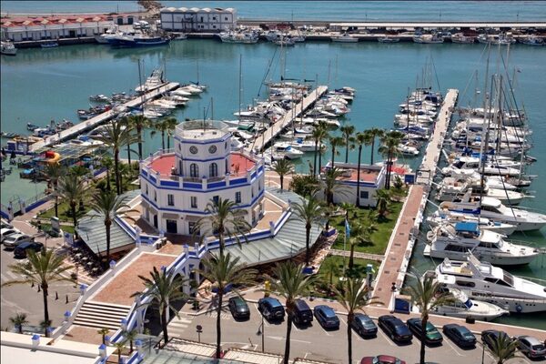 Apartament w Estepona, Hiszpania, 74m² - obraz 17