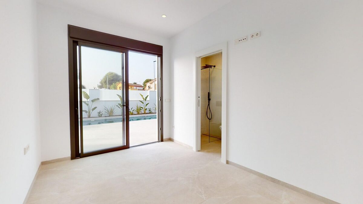 Willa z 3 sypialniami, 140m² w Los Alcazares, Hiszpania [ID: 0137-N7361]