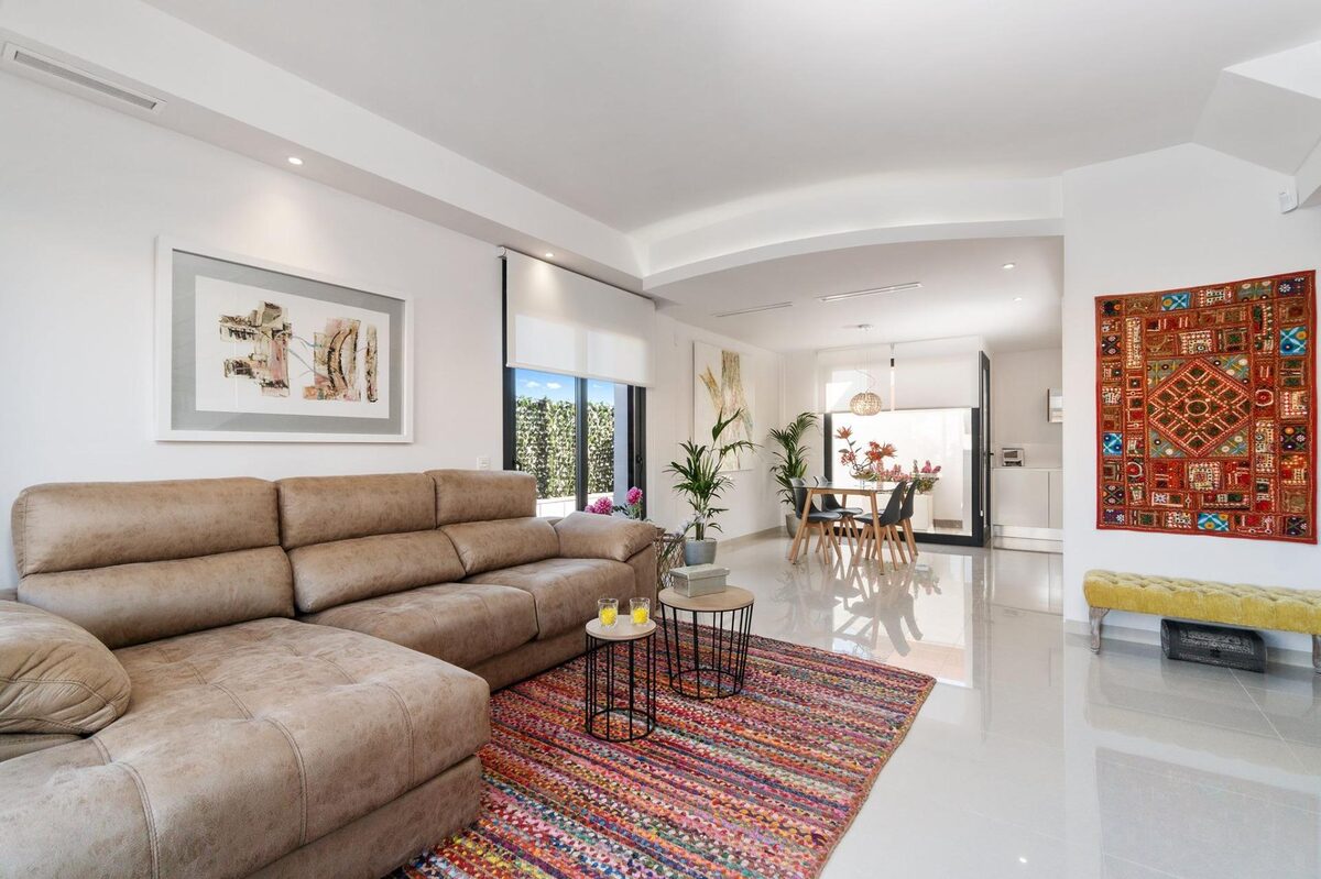 Villa with 3 bedrooms, 108m² in Los Montesinos, Spain [ID: 0137-N7375]