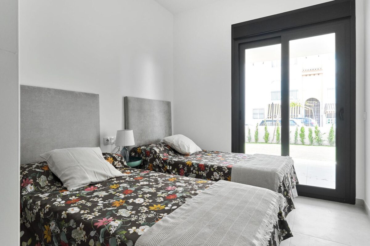 Bungalow z 2 sypialniami, 100m² w Torrevieja, Hiszpania [ID: 0137-N6055]