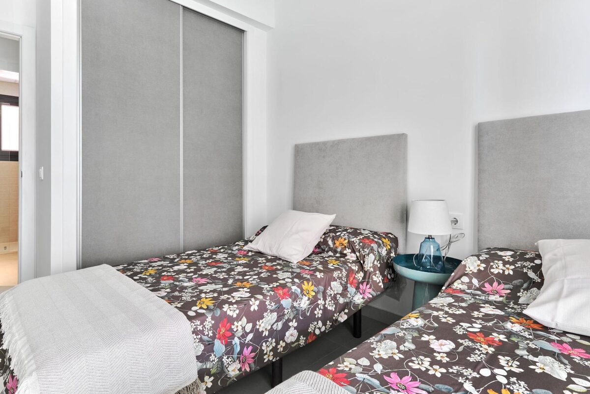 Bungalow z 2 sypialniami, 100m² w Torrevieja, Hiszpania [ID: 0137-N6055]