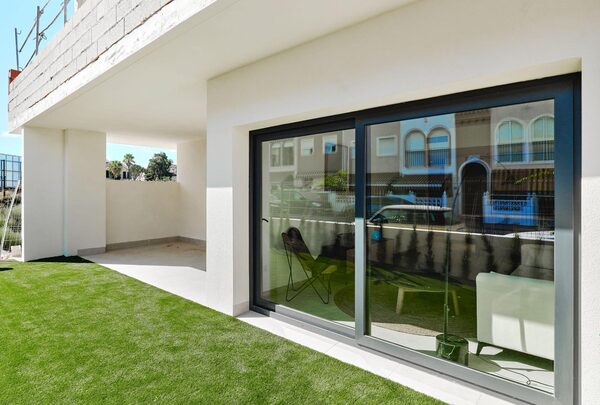 Bungalow w Torrevieja, Hiszpania, 100m² - obraz 2