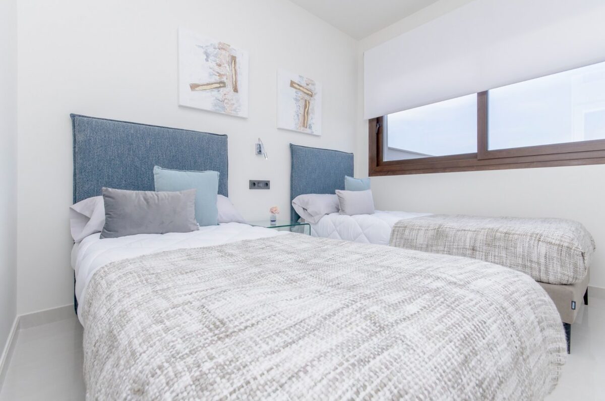 Bungalow z 3 sypialniami, 70m² w Torrevieja, Hiszpania [ID: 0137-N6472]
