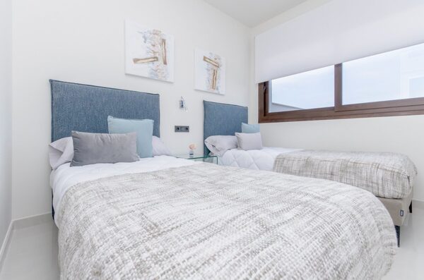 Bungalow w Torrevieja, Hiszpania, 70m² - obraz 18