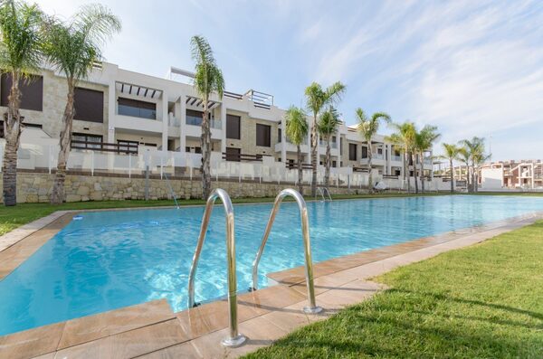 Bungalow w Torrevieja, Hiszpania, 63m² - obraz 31
