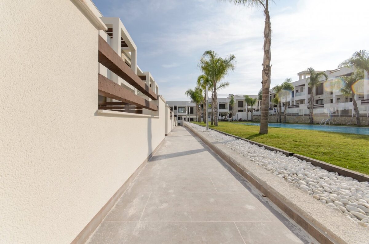 Bungalow z 2 sypialniami, 63m² w Torrevieja, Hiszpania [ID: 0137-N6470]