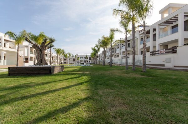 Bungalow w Torrevieja, Hiszpania, 63m² - obraz 26