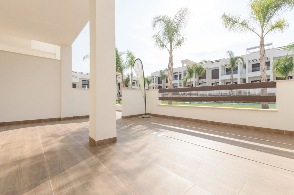 Bungalow z 2 sypialniami, 63m² w Torrevieja, Hiszpania [ID: 0137-N6470]