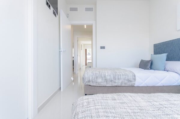 Bungalow w Torrevieja, Hiszpania, 63m² - obraz 15