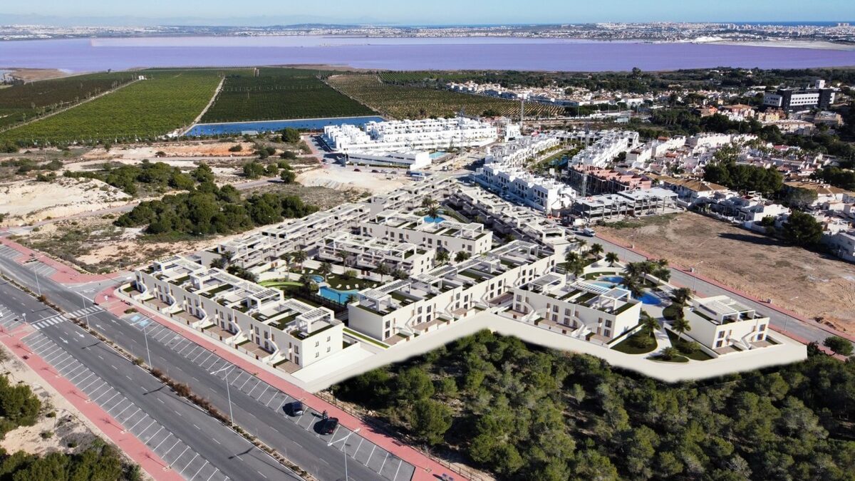 Bungalow z 2 sypialniami, 131m² w Torrevieja, Hiszpania [ID: 0137-N6416]