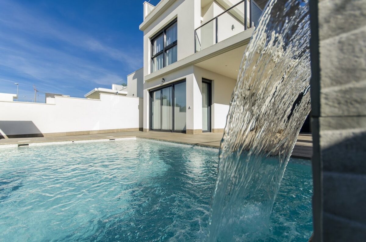 Villa with 4 bedrooms, 135m² in San Miguel de Salinas, Spain [ID: 0137-N6404]