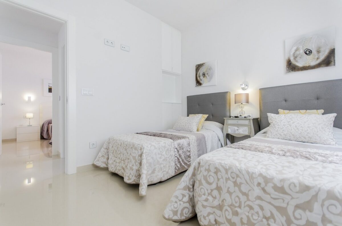 Villa with 4 bedrooms, 135m² in San Miguel de Salinas, Spain [ID: 0137-N6404]