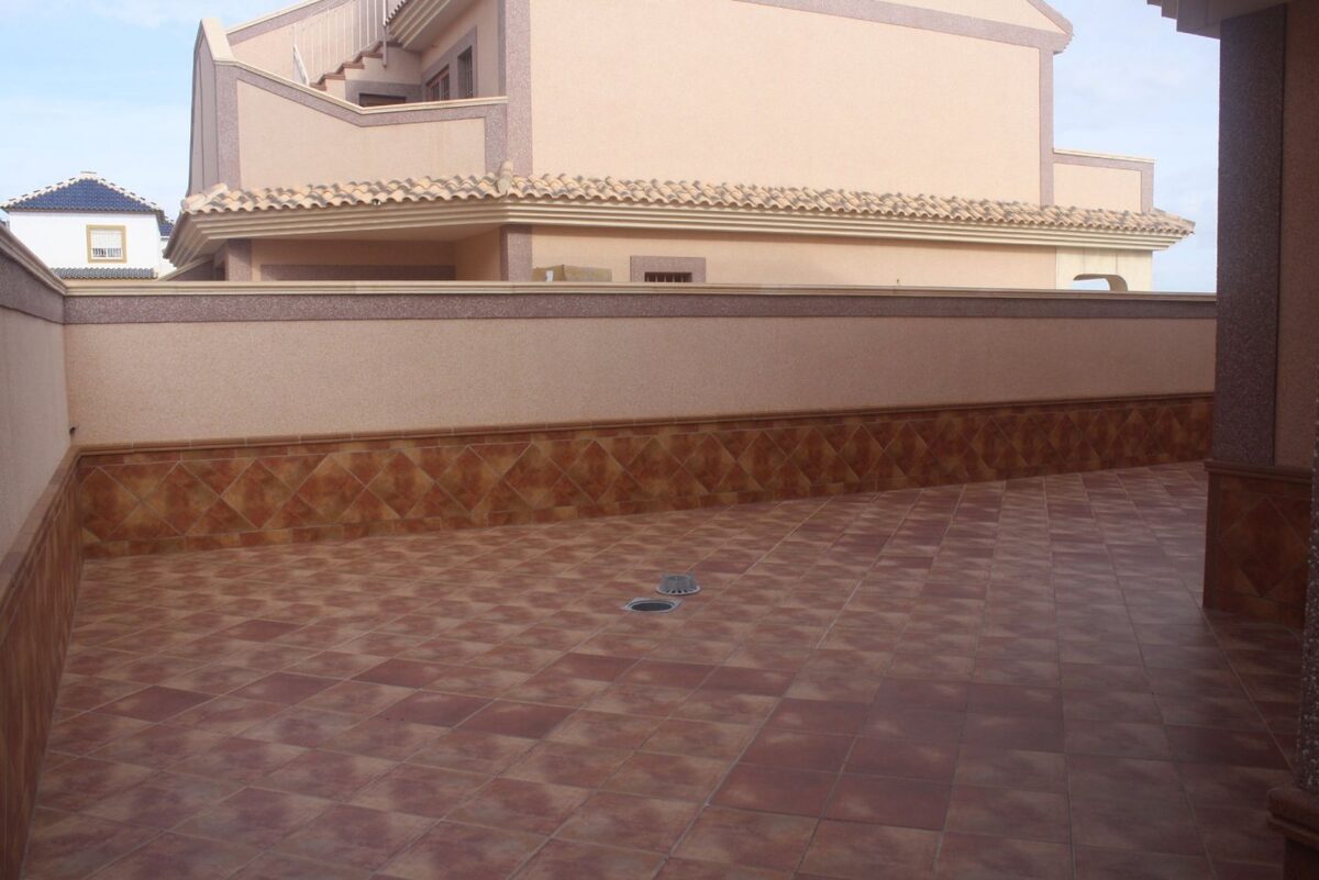 Townhouse with 2 bedrooms, 225m² in Torrevieja, Spain [ID: 0137-N6289]