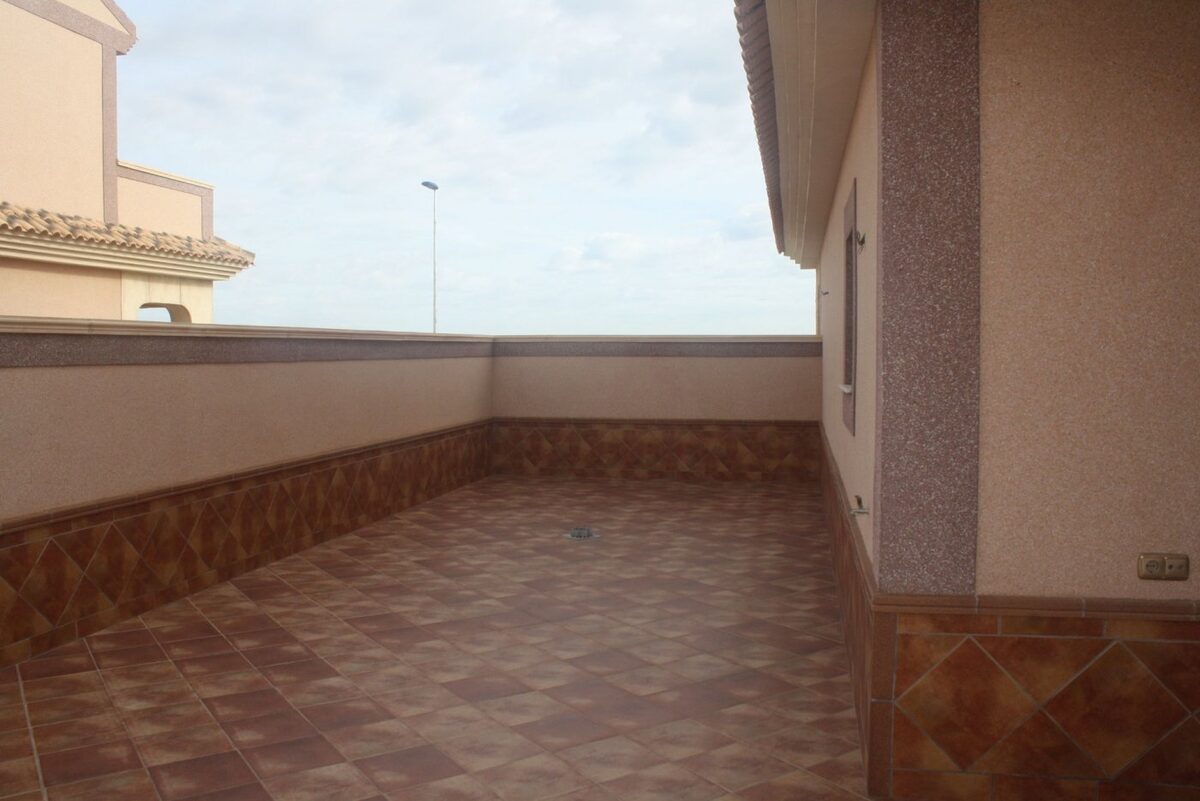 Townhouse with 2 bedrooms, 225m² in Torrevieja, Spain [ID: 0137-N6289]