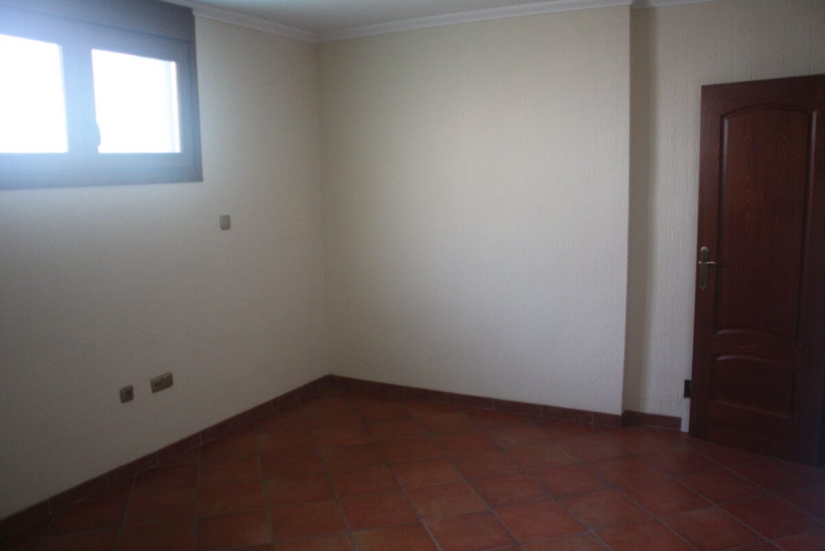 Townhouse with 2 bedrooms, 225m² in Torrevieja, Spain [ID: 0137-N6289]