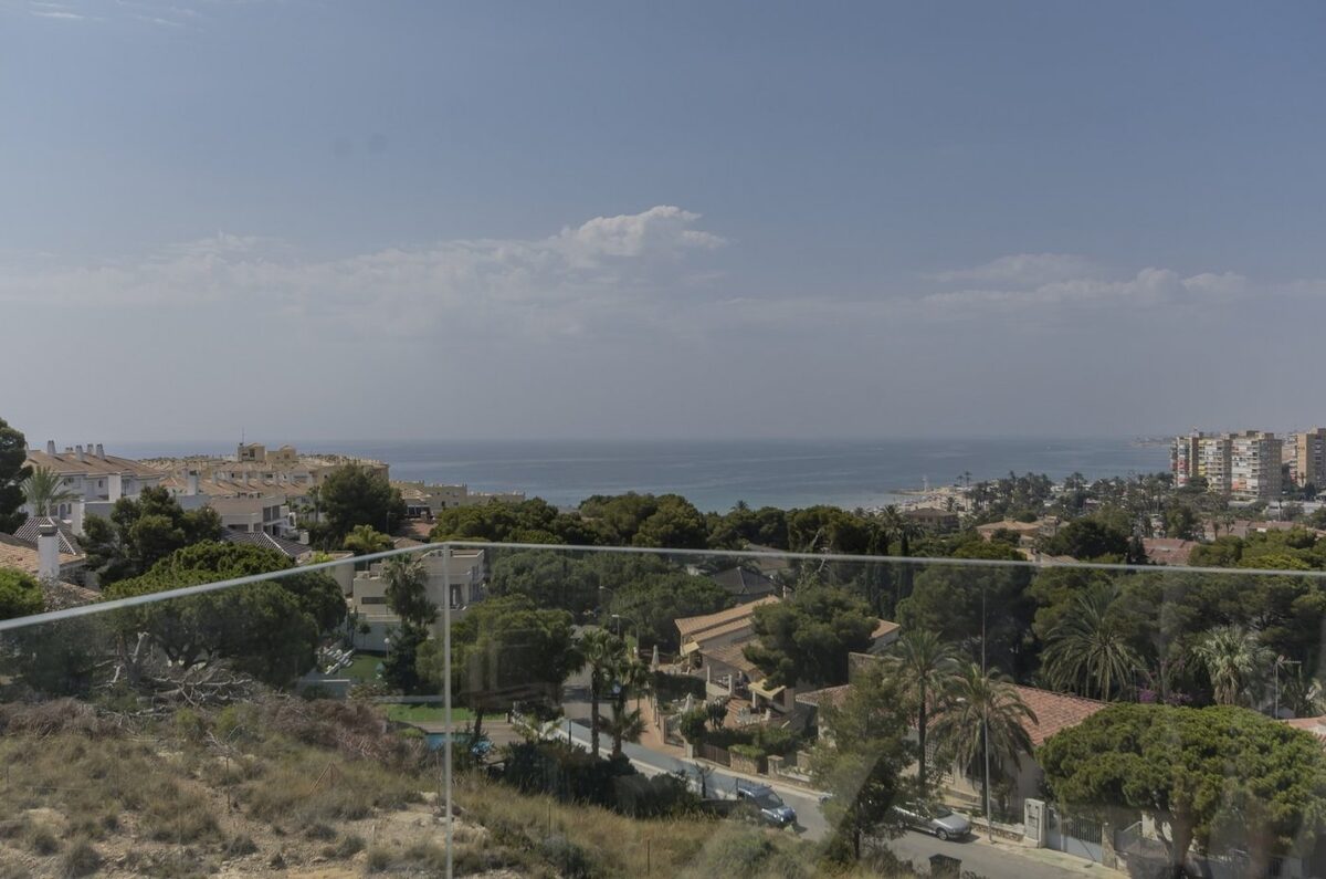 Willa z 3 sypialniami, 193m² w Оріуела Коста, Hiszpania [ID: 0137-N5909]