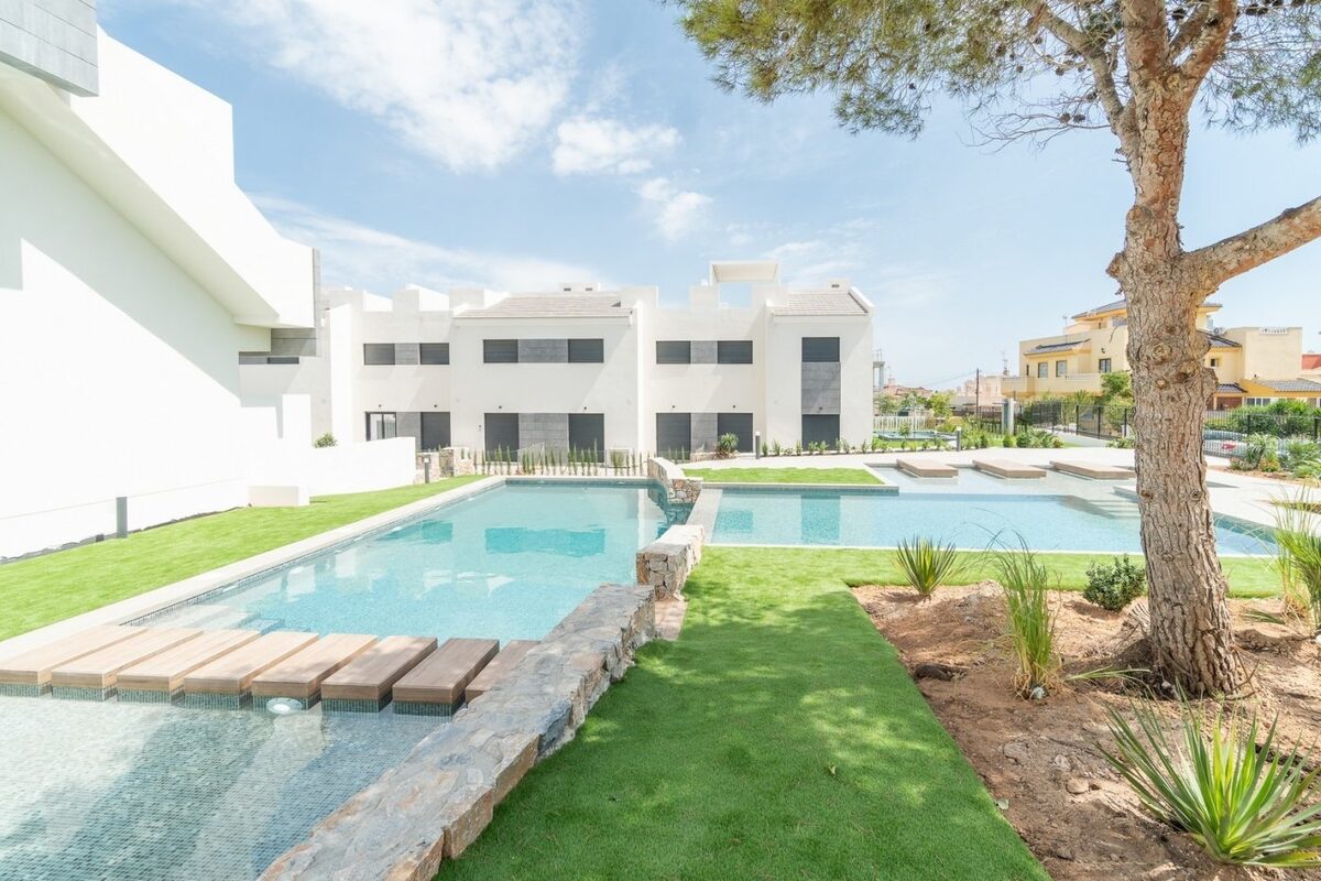 Bungalow z 3 sypialniami, 82m² w Torrevieja, Hiszpania [ID: 0137-N5843]
