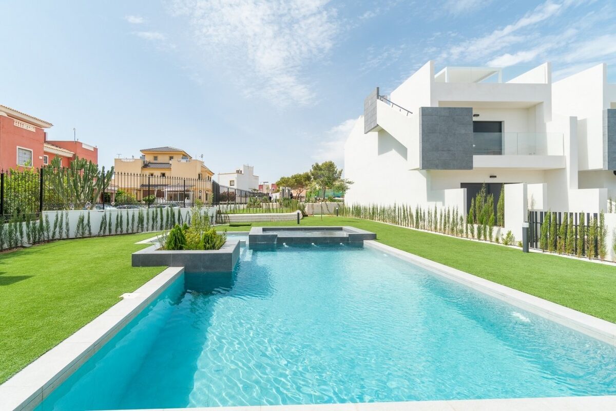 Bungalow z 3 sypialniami, 82m² w Torrevieja, Hiszpania [ID: 0137-N5843]