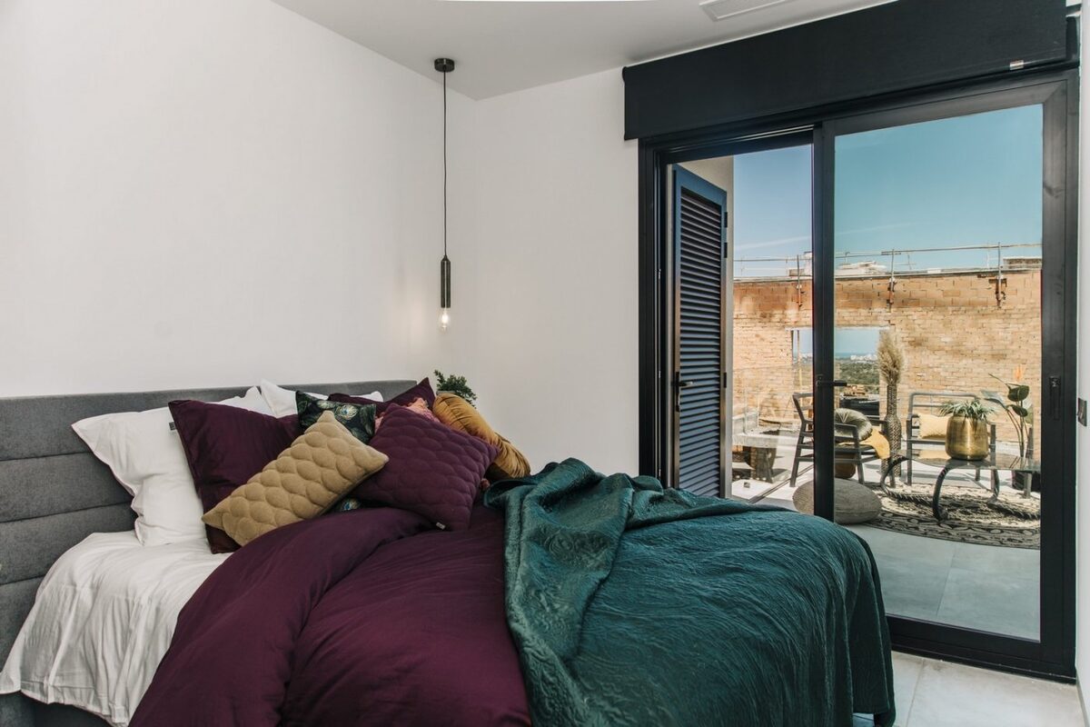 Вилла с 4 спальнями, 280м² в Рохалес, Испания [ID: 0137-N5723]