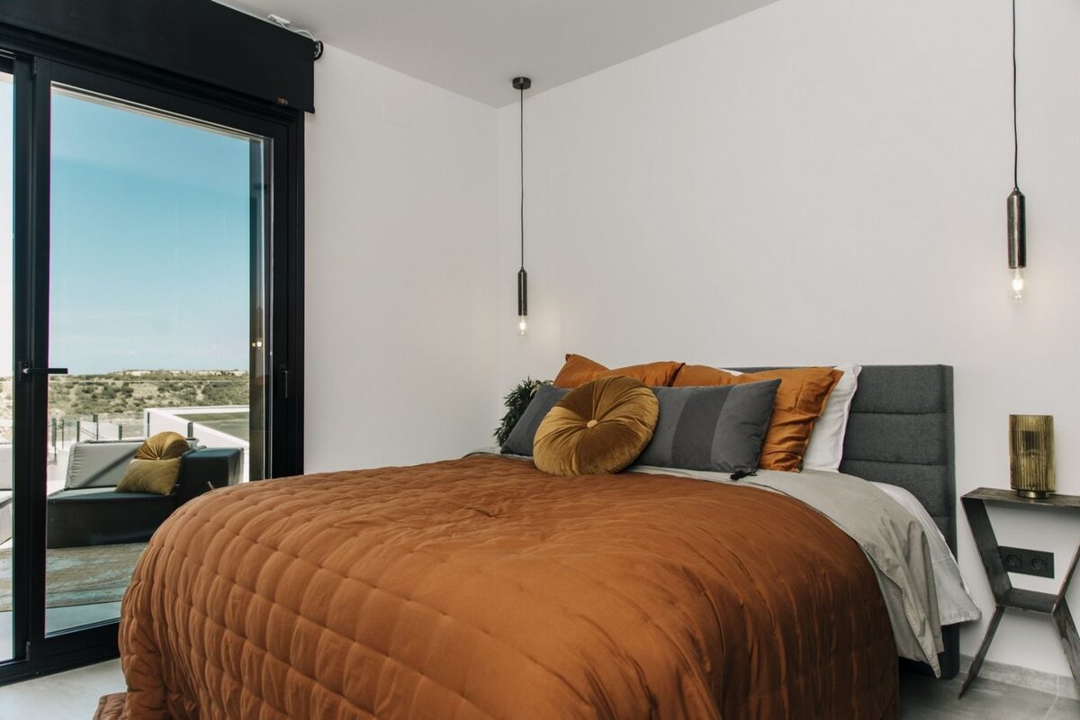 Вилла с 4 спальнями, 280м² в Рохалес, Испания [ID: 0137-N5723]