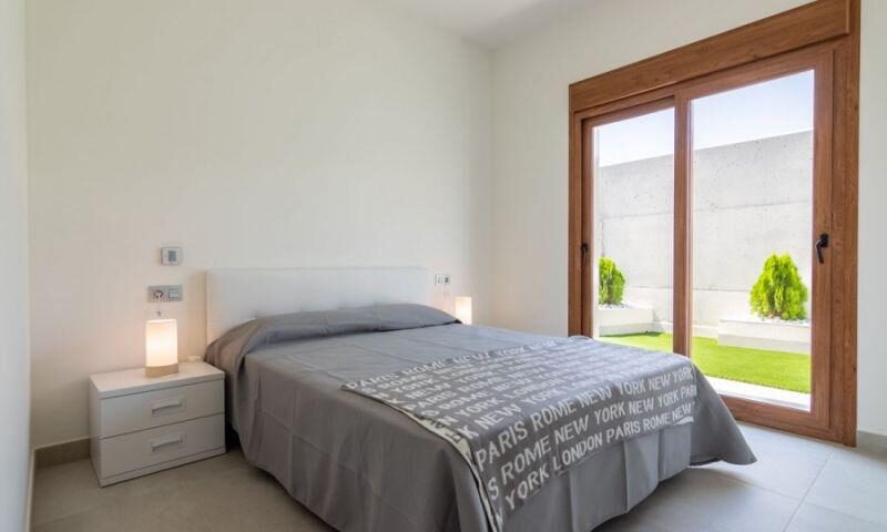 Вілла з 3 спальнями, 295м² в Торрев'єха, Іспанія [ID: 0137-N3719]