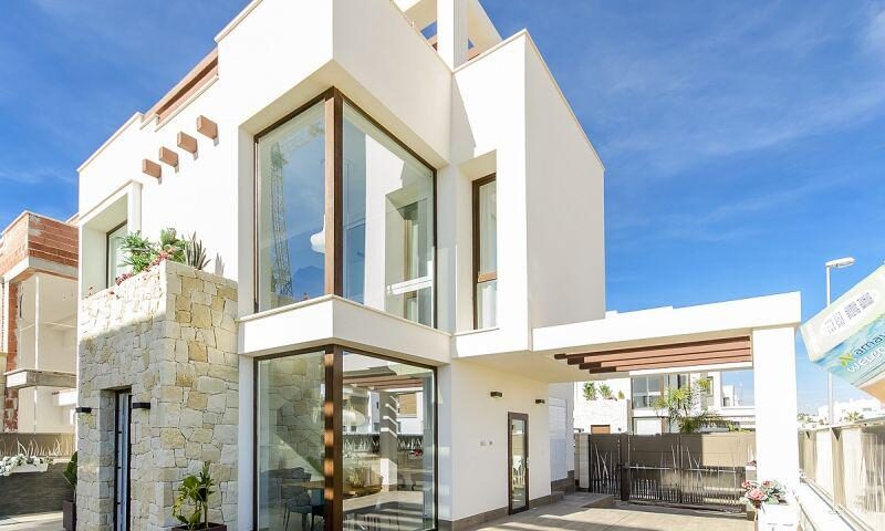 Вилла с 3 спальнями, 109м² в Рохалес, Испания [ID: 0137-N3278]