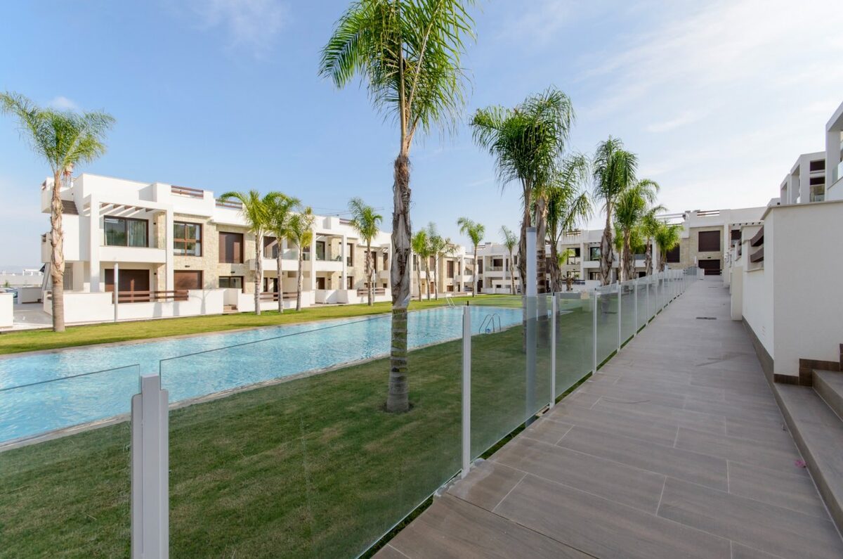 Bungalow z 3 sypialniami, 70m² w Torrevieja, Hiszpania [ID: 0137-N6473]