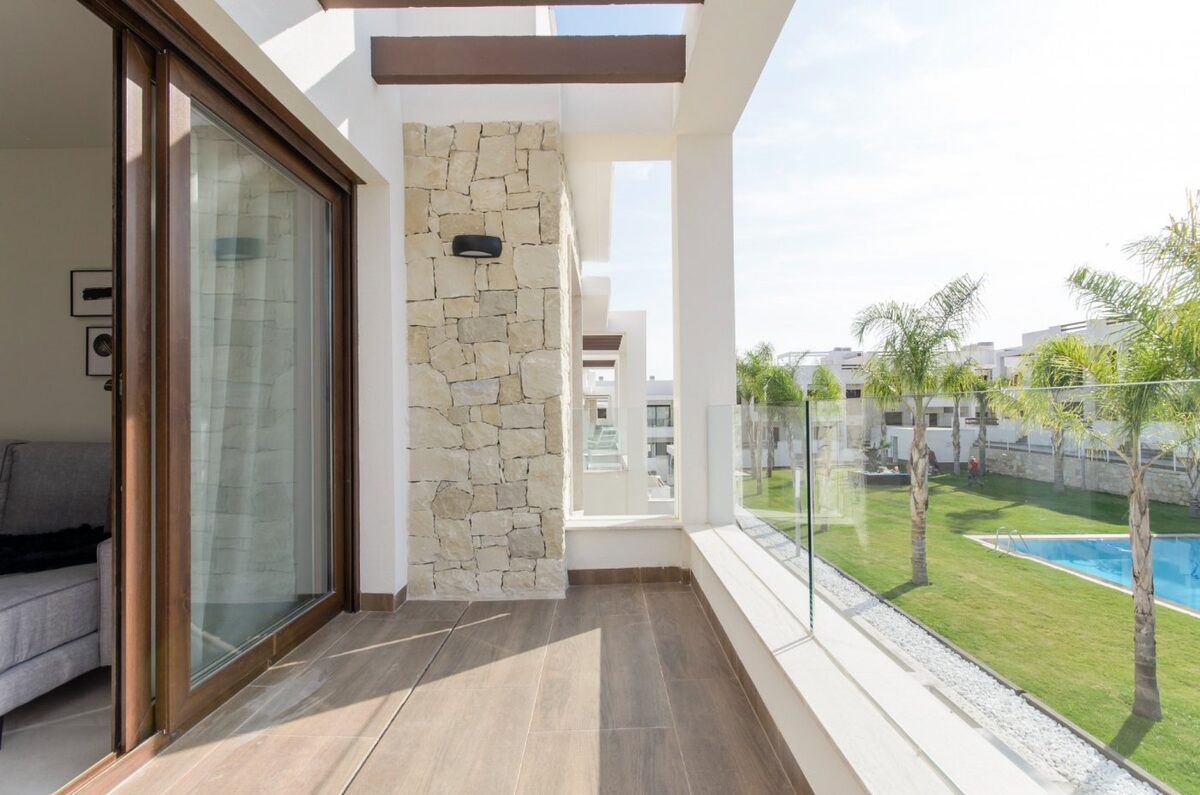 Bungalow z 3 sypialniami, 70m² w Torrevieja, Hiszpania [ID: 0137-N6473]