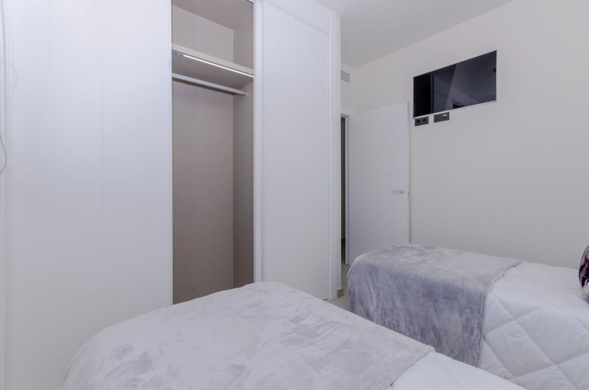 Bungalow z 3 sypialniami, 70m² w Torrevieja, Hiszpania [ID: 0137-N6473]
